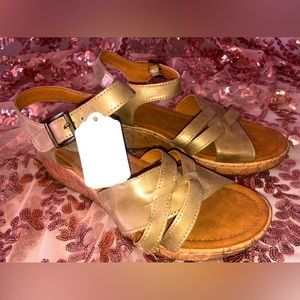 Sandals -sz9 -BOC -Gold Strappy